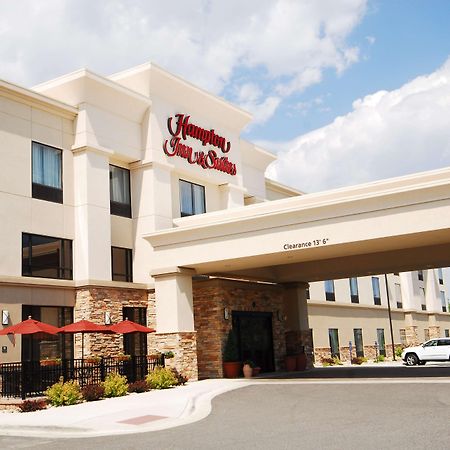Hampton Inn & Suites Buffalo Exterior photo