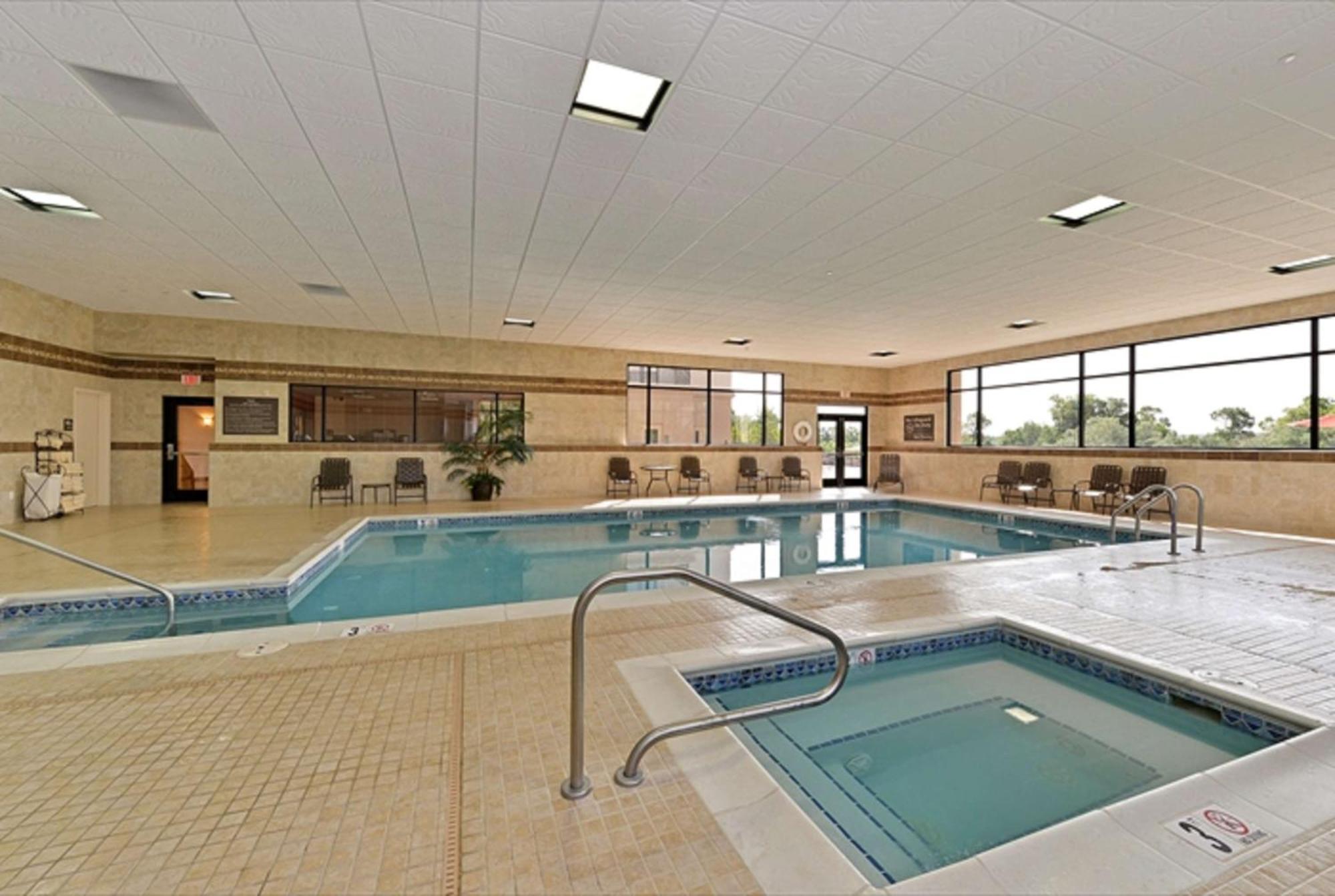 Hampton Inn & Suites Buffalo Exterior photo